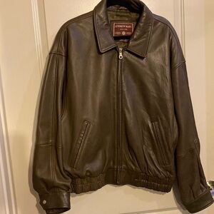 Andrew Marc mens classic leatherer bomber jacket size large